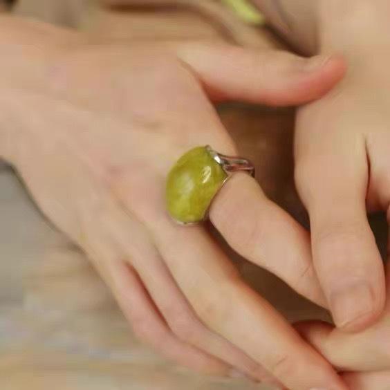 Korean Green Grape Jade Ring: White Gold-Plated Fashionable Women's Copper Ring