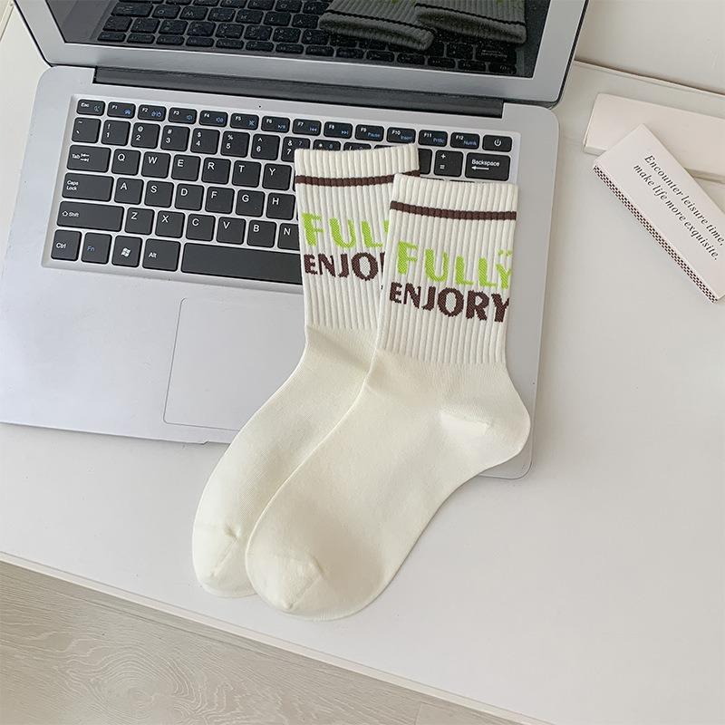 Female Spring and Autumn Tide Is Boneless All Match Movement White Tube Socks
