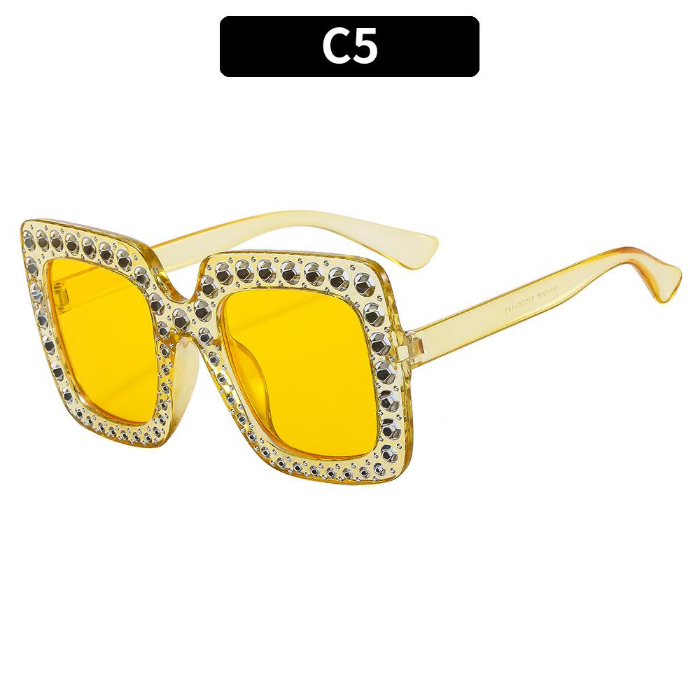 New Crystal Oversized Sunglasses for Female Rhinestone Square Diamond Sun Spectacles Retro Big Frames Sparkling Spectacles