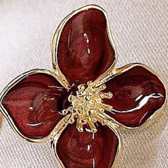 1 Pair Stud Earrings Lucky Clover Shape Fine Workmanship Ear Studs Light Luxury Earrings Jewelry Gift