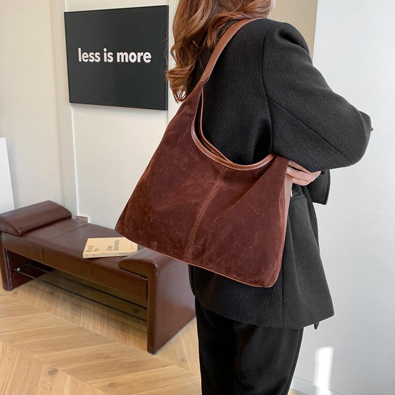 Fashion retro commuter shoulder bag autumn and winter bag women's new large-capacity texture casual tote bag tide