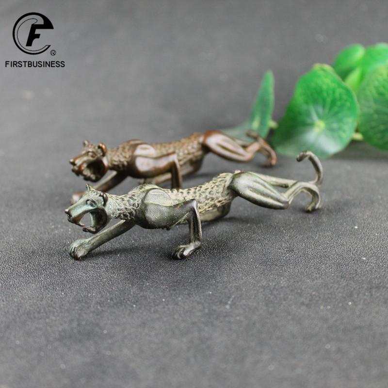 Antique Bronze Strong Panthera Pardus Statue Vintage Copper Leopard Sculpture Ornaments Animal Tea Pet Figure Desktop Decor