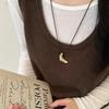 Collar con Colgante de Croissant Estilo Coreano - Cadena Larga Minimalista para Suéter para Mujer, Perfecto para Otoño/Invierno.
