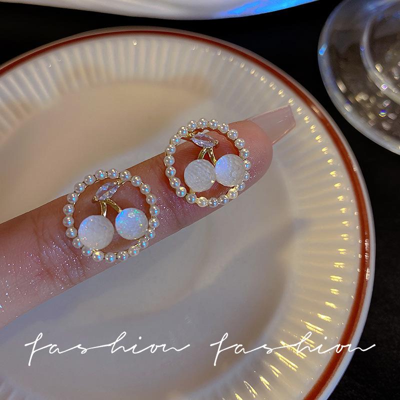 Korean Version of Retro Earrings, Cold Wind Temperament, Ear Jewelry, High-end Sense, Niche Design, Stud Earrings, Women