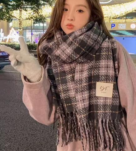 Plaid scarf female Korean atmosphere warm new dry powder autumn and winter Korean version soft fringed shawl