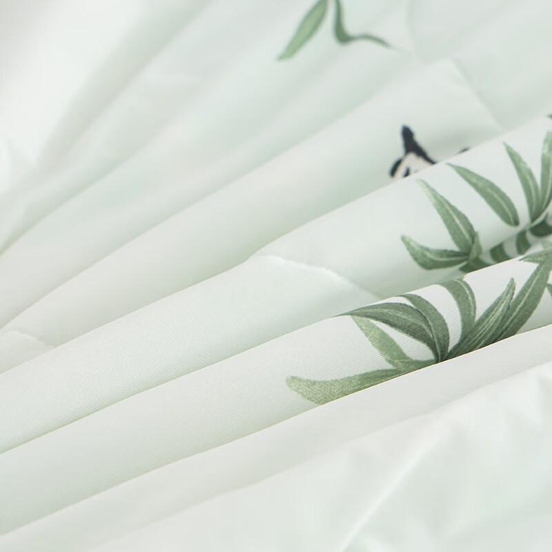 FIRS Silky Cool-Touch Lightweight Quilt - Little Panda