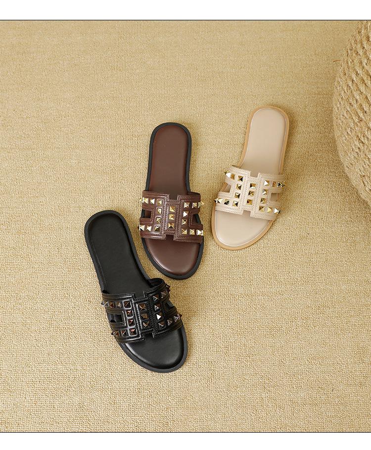 Chic Women's Rivet Slippers: 2025 Summer Fashion, Flat Bottom, Stylish Single Strap for Outdoors & Beach