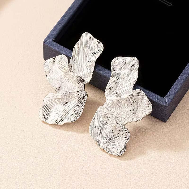 Vintage Metal Flower Post Stud Earrings For Women Fashion Gold Color Large Textured Petal Earring Party Jewelry Gift Accessories