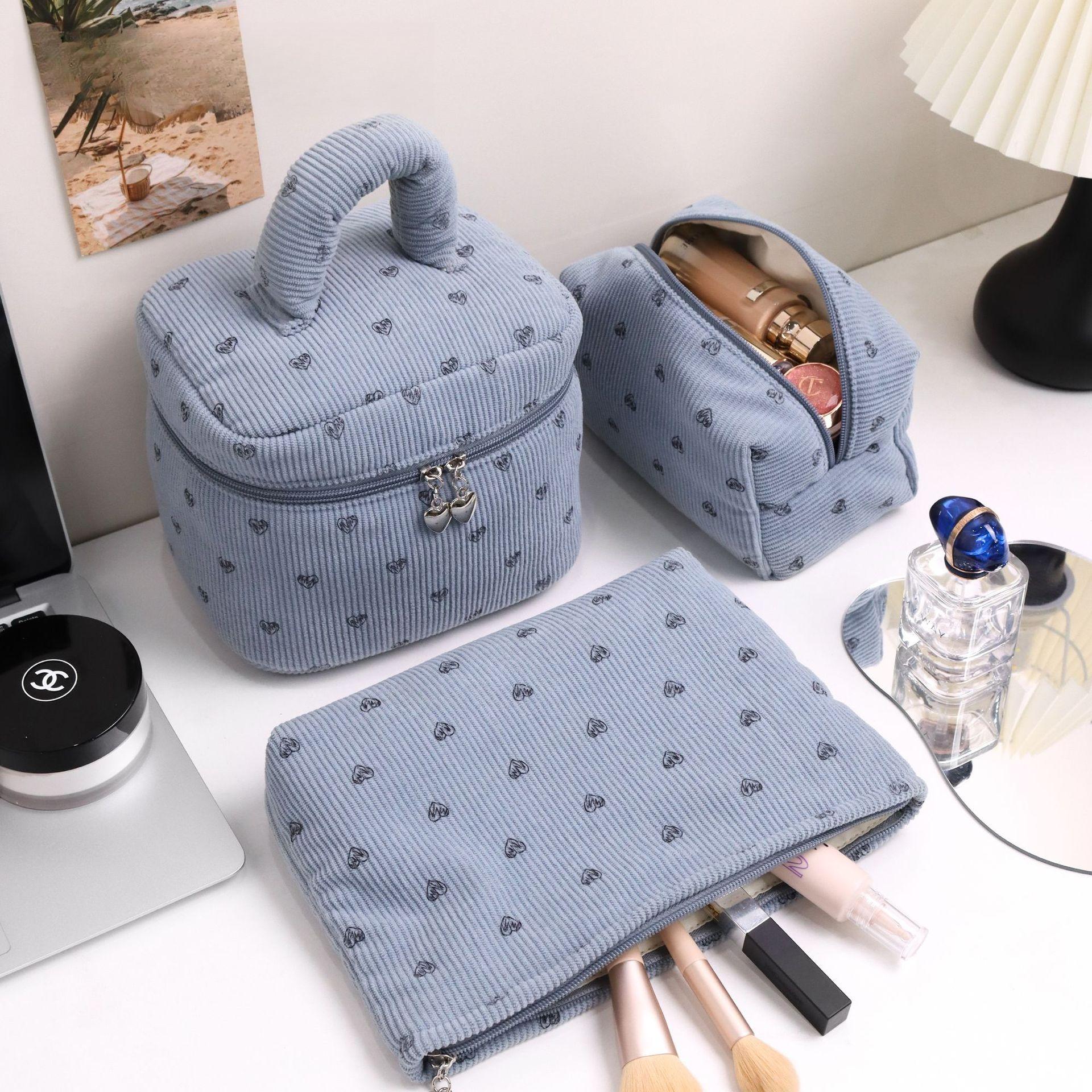 

Fashion Heart Print Women Corduroy Makeup Bag Large Capacity Travel Organizer Cosmetic Pouch Small Handbag Zipper Make Up Bag Square синій