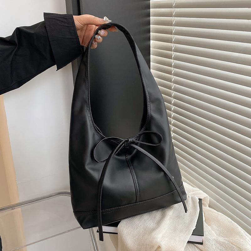 2025 Korean Version Niche Oil Wax Leather Commuter Women's Bag Versatile French Bow Large Capacity Shoulder Underarm Tote Bag