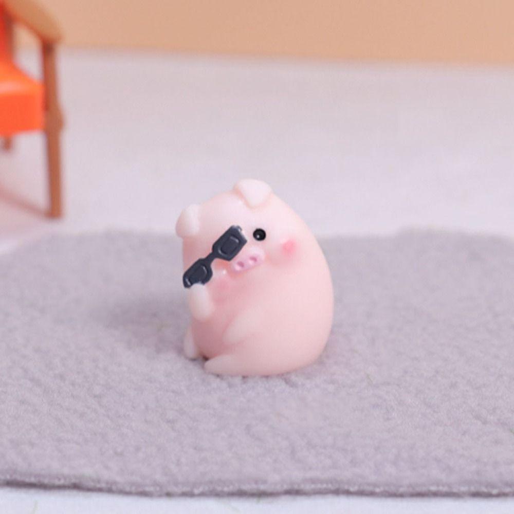 Micro Landscape Ornaments Cartoon Pig Resin Crafts Car Creative Interior Home Desktop Decoration Ornaments Car Accessories