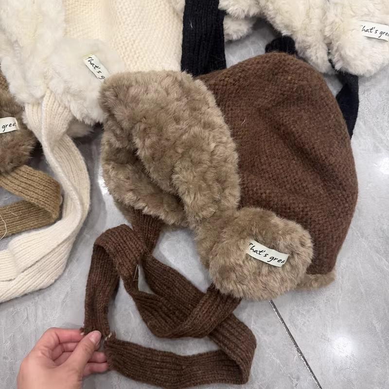 Personalized warm ear protection Lei Feng hat female winter thickened and thin age reducing ear bag knitted hat cute Internet celebrity airplane hat