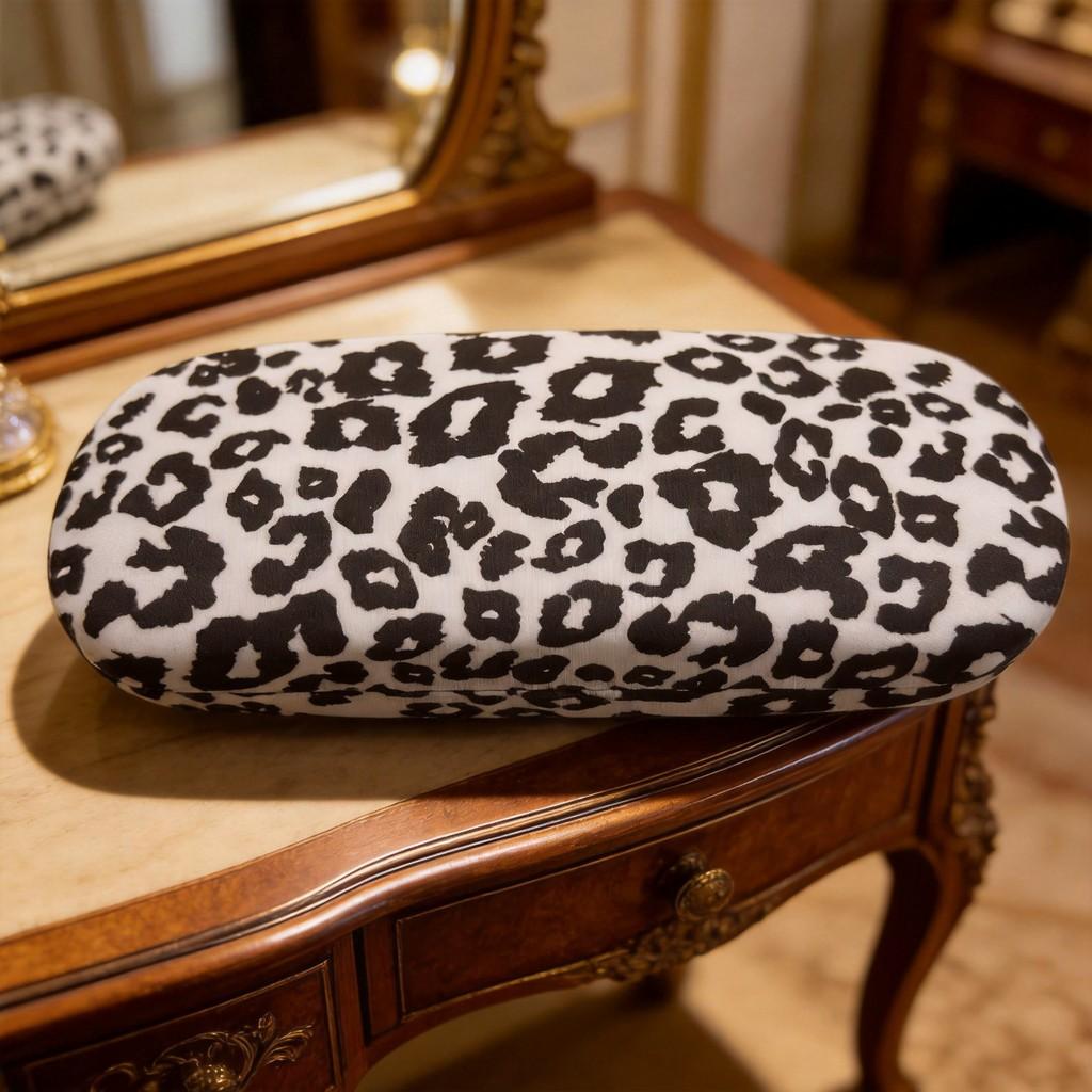 Leopard Print Metal Glasses Case With Flip Cover For Travel And Daily Use