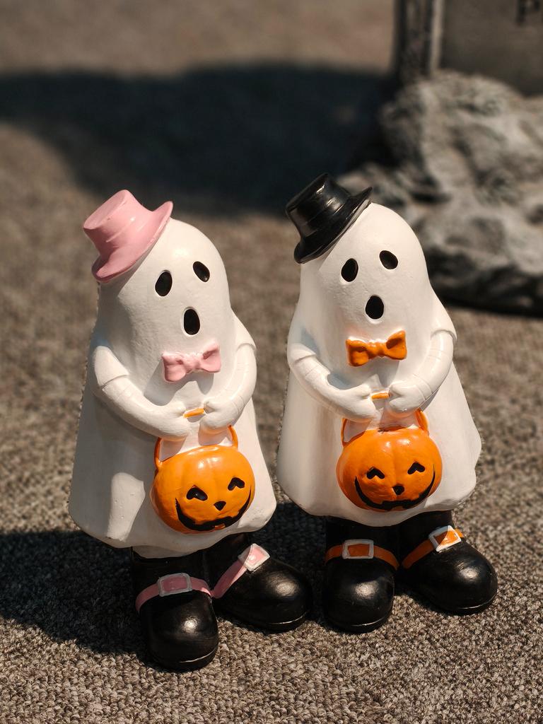 Halloween Couples Ghost Sculpture Creative Ghost Figurine Home Bedroom Entrance Decoration Holiday Figurine