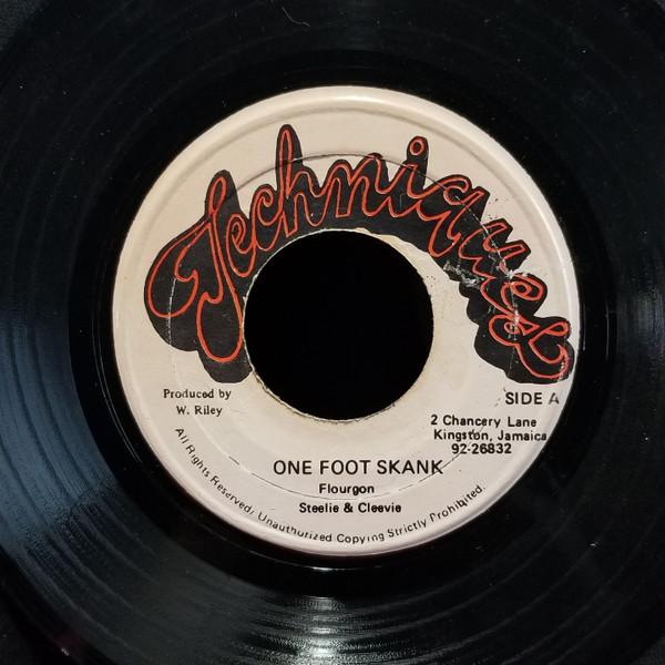 

7inch Record FLOURGON - One Foot Skank NONE Techniques Jamaica Reggae, Ska & Dub Used