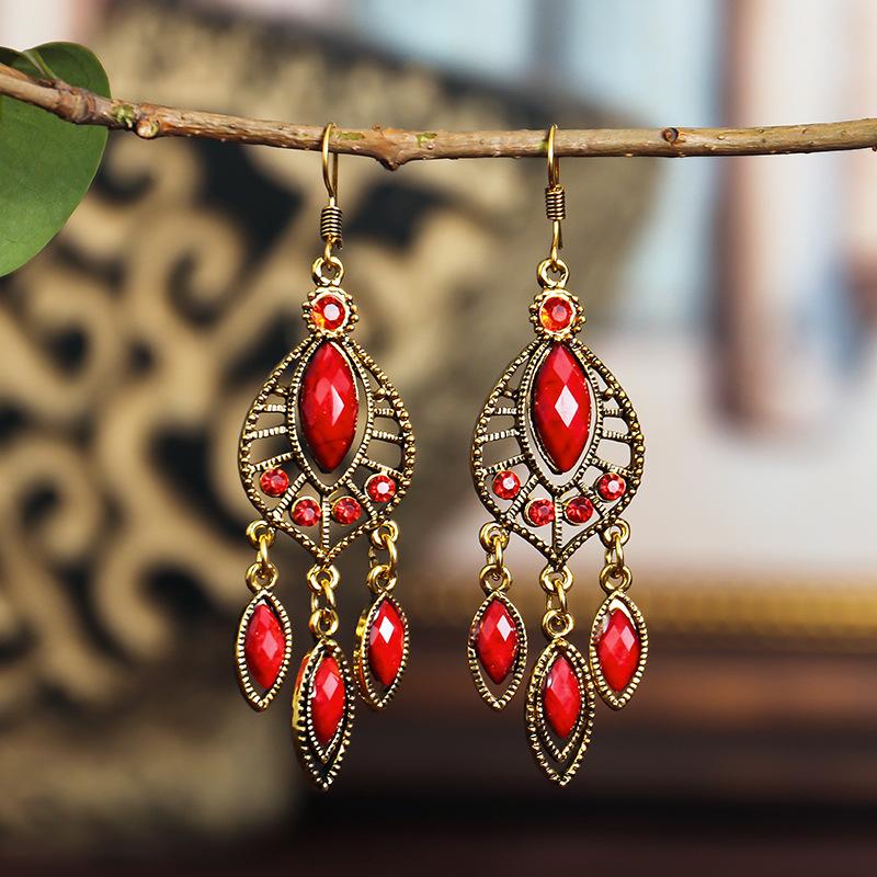 Ethnic Long Antique Gold Color Water Drop Earrings for Women Vintage Hollow Inlaid Rhinestone Elegant Earring Female Jewelry