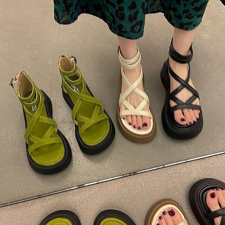 Sandales semelle muffin été nouvelle semelle épaisse rehaussement design creux sensation lanières croisées chaussures romaines bottes cool