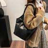 Premium sense large-capacity bag women's new fashion portable shoulder bag commuter versatile tote bag