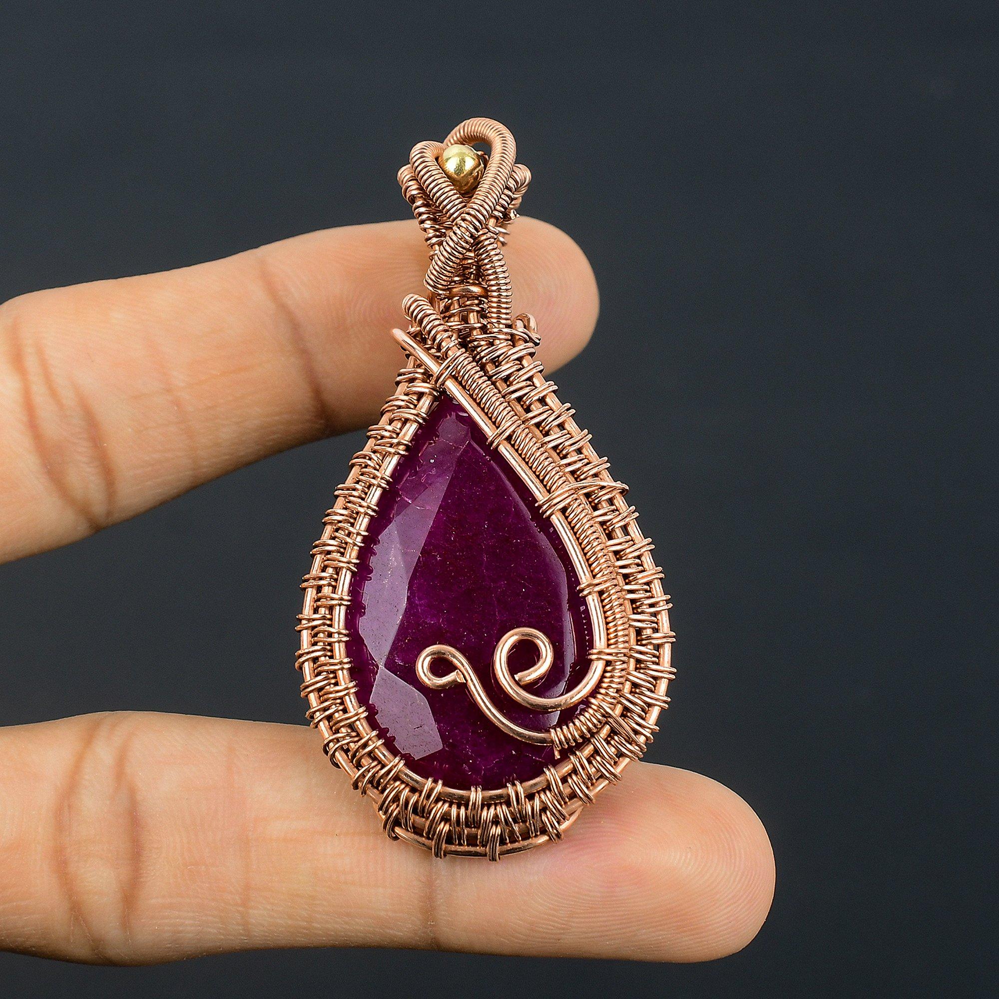 

Рубиновый кулон Ювелирные изделия из драгоценных камней, Кулон ручной работы, обернутый медной проволокой 999 пробы, Ювелирные изделия новейшего дизайна 2.55 Inches