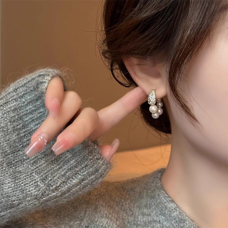 Copper Zircon Pearl Tiger's Eye Back-Hanging Earrings - Light Luxury Design for Autumn/Winter