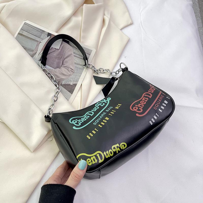 2023 Autumn Korean Style Girlish Heart Shoulder Bag: Niche Baguette Chain Design