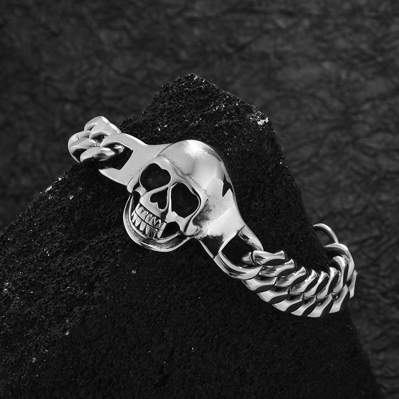 Domineering Titanium Steel Bracelet Male Trend Hip Hop Personality Street Student Domineering Skull Men S Wrist Jewelry