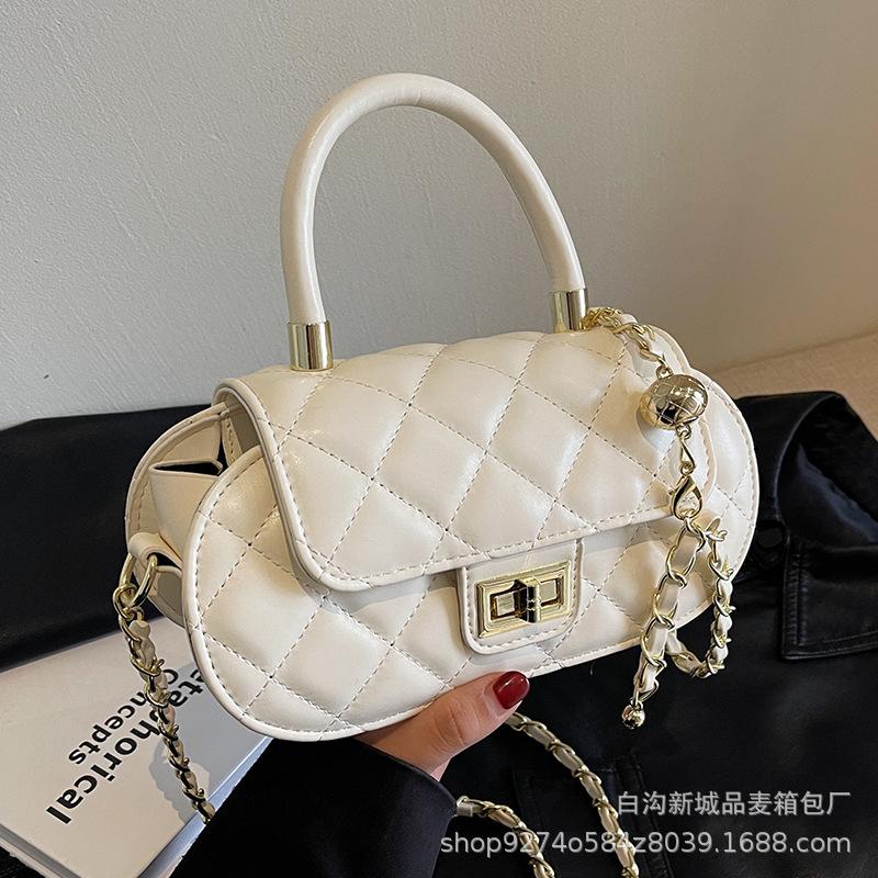 Rhombus Chain Portable Small Bag Women's 2025 New Popular Messenger Bag Fashionable Texture Commuter Shoulder Bag