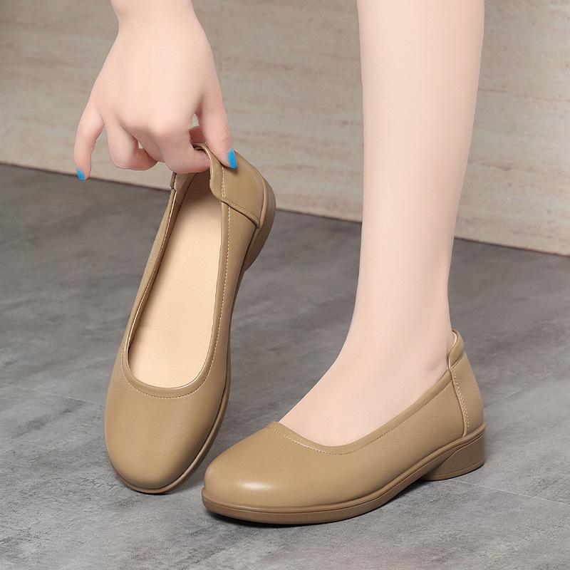 Thick heel comfortable small leather shoes women's autumn new models, professional shoes dress to work not tired feet single shoes