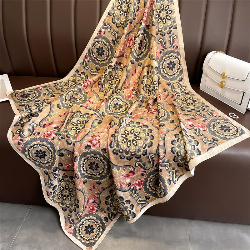 European Style Scarf Retro Printed Silk Scarf 91x91cm Large Square Scarf Headscarf Travel Sunscreen Shawl Versatile Woman