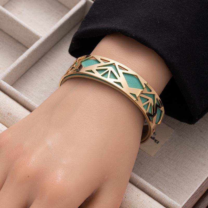 Fashion double-sided color pu leather wide bracelet women's hollow pattern titanium steel open bracelet