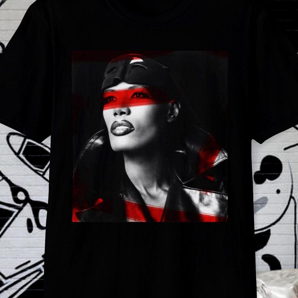 Grace Jones T-Shirt, Selten, Farbig gestreift! | 80er Pop, Modeikone, Jamaikanerin, Fotoshooting, Model, Sängerin, Grafik, Königin, Sklave des Rhythmus