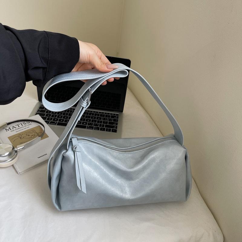 Simple soft leather commuter bag women's 2025 summer new large-capacity fashionable shoulder portable messenger bag