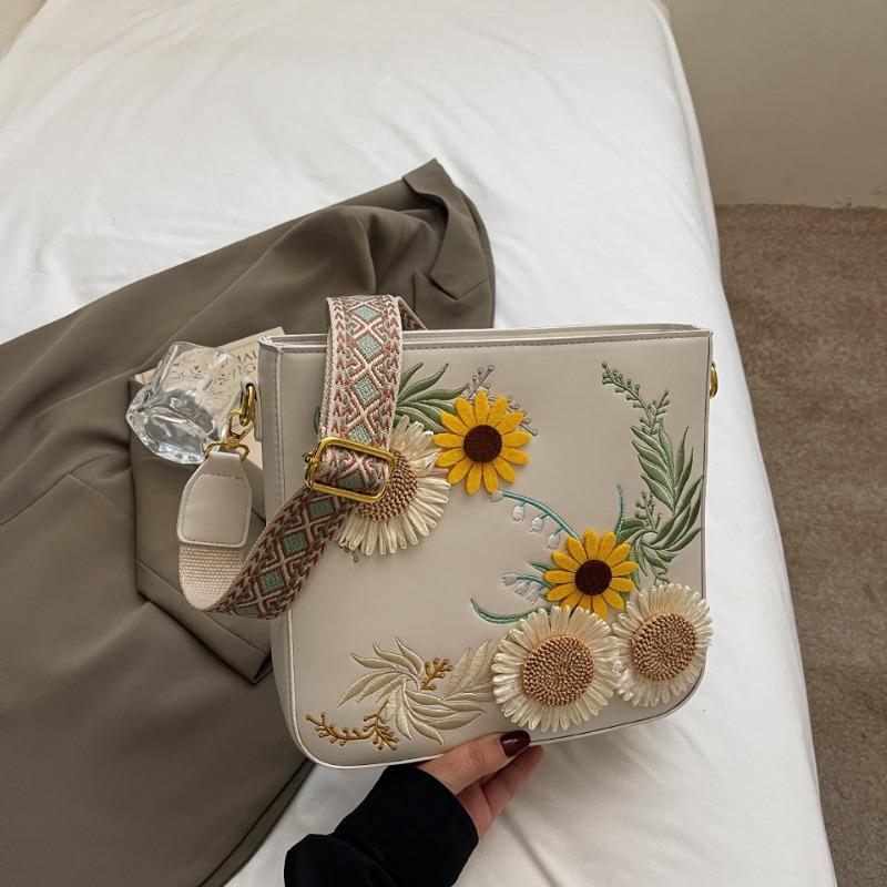 Chinese pastoral women's shoulder messenger bag, new fashionable versatile large-capacity commuter bucket bag