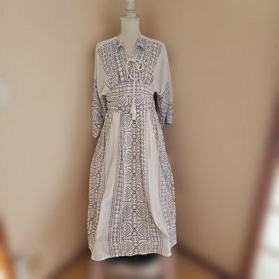 Used Very Nice and Refreshing Design White Long Dress