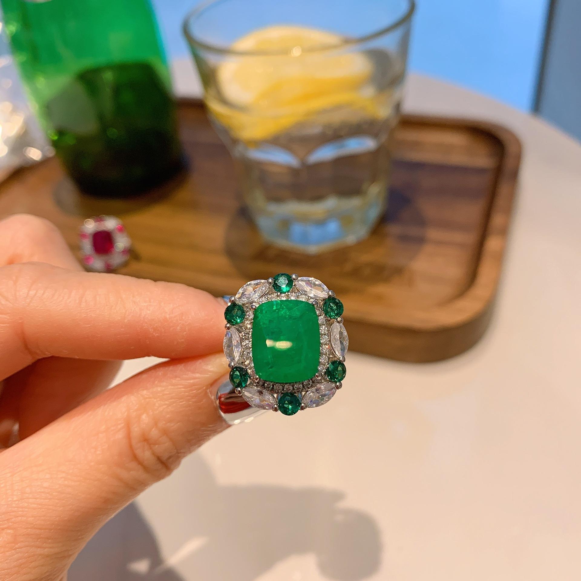 

European and American retro celebrity red corundum ring simulation ring, simple fashion jewelry emerald ring