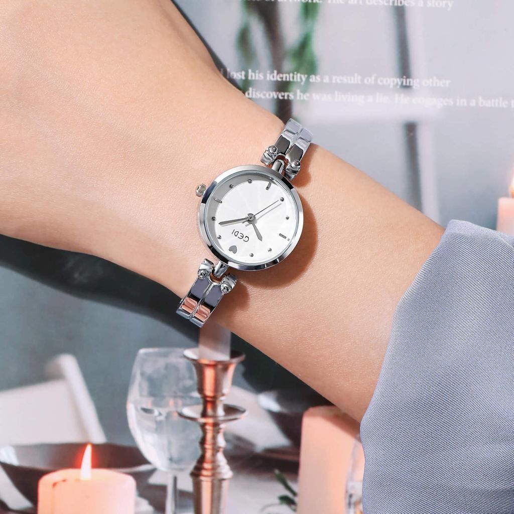 Niche High-End Alloy Watch Student Party Exquisite Medieval Quartz Watch Women'S Waterproof Bracelet Watch
