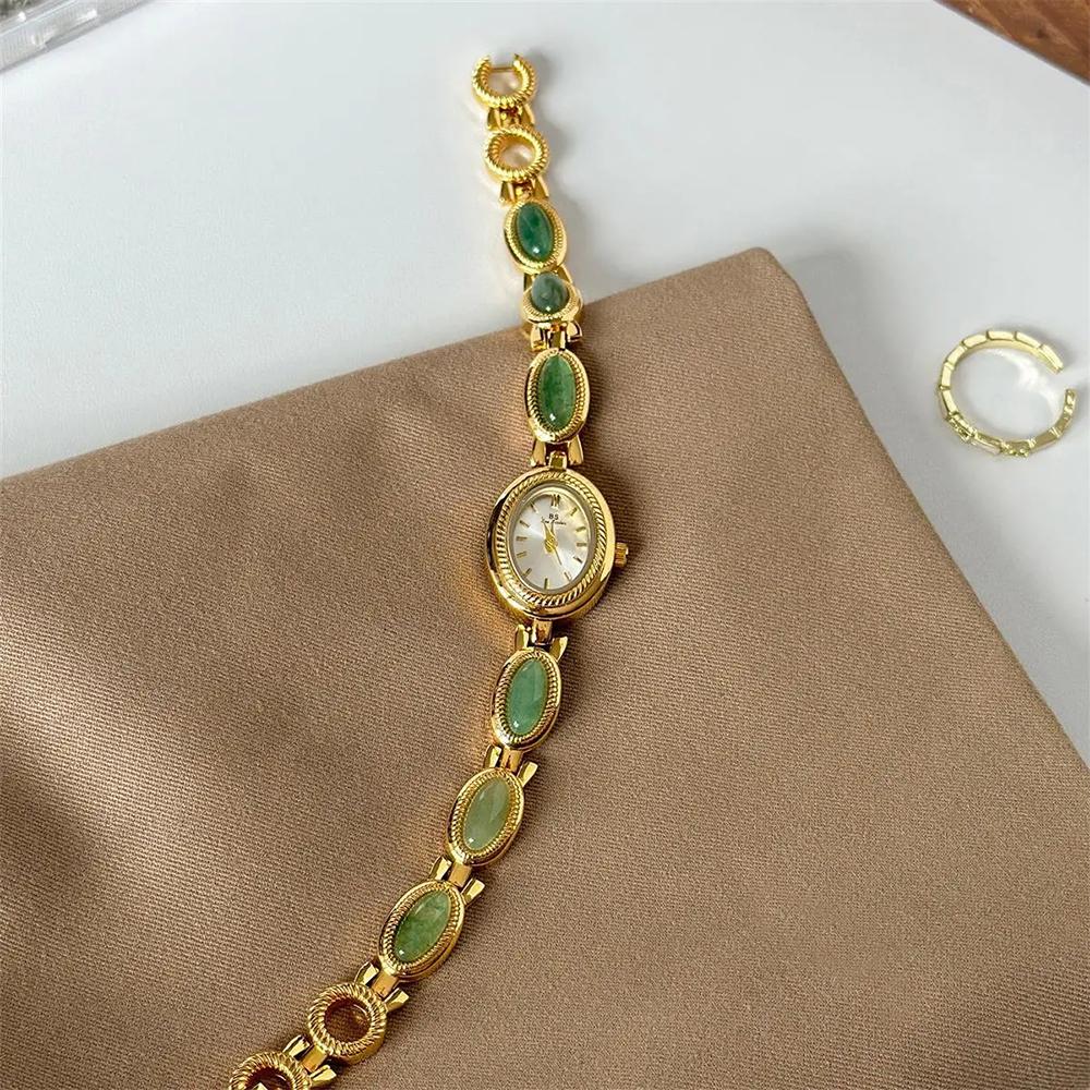 BS Bee Sister Quartz Vintage Woman Watch Oval Dial Light Luxury Ladies Wristwatches Fashion Casual Simple Women Watches