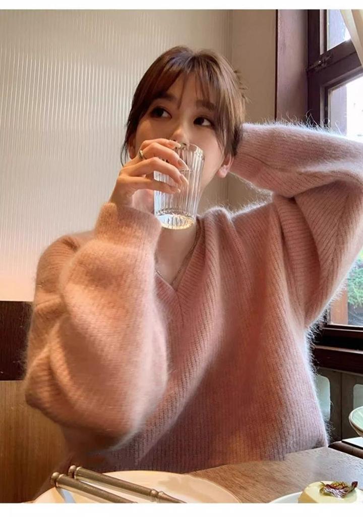 Women's High-End White V-Neck Pullover Sweater - Soft, Loose, Cozy Knit for Autumn/Winter Layering