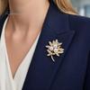 Lightweight Metal Brooch Vintage Rhinestone Leaf Brooch, Faux Pearl Leaves Lapel Pin, Sweater Elegant Cardigan Coat Suit Scarf Decoration, Women