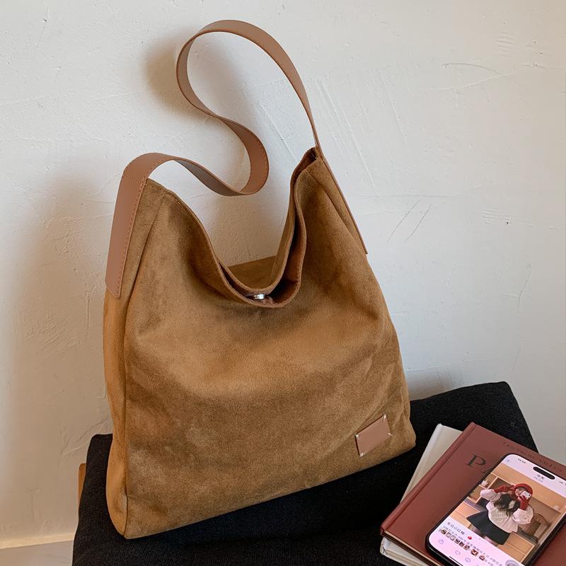 Retro Matte Niche Underarm Bag 2025 New Versatile Women's Bag Popular Shoulder Messenger Bag Fashion Tote Bag