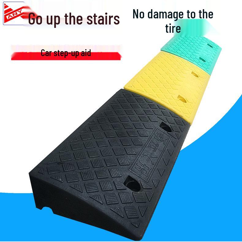 Portable Plastic Triangular Curb Ramp for Cars and Homes