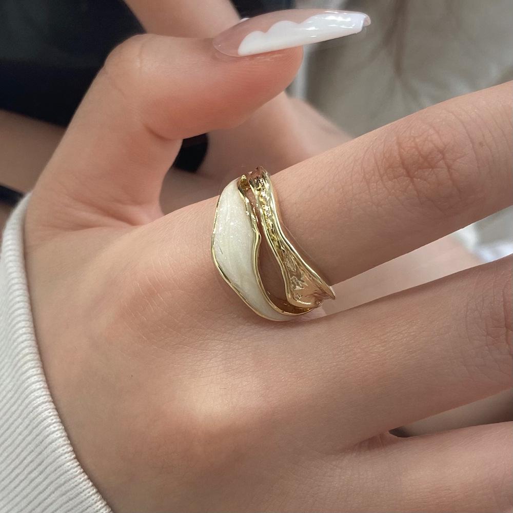 Retro Minimalistisches Einzigartiges Design Luxus Zeigefingerring - Nischen-Modeschmuck