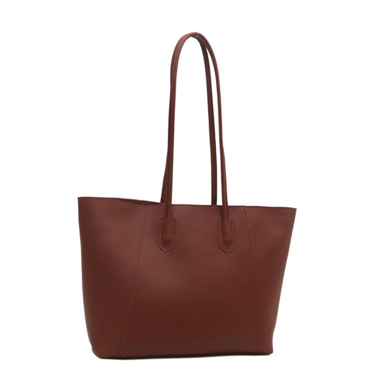 2024 Retro Large-Capacity Shoulder Tote: Casual Autumn/Winter Women's Pendant Bag