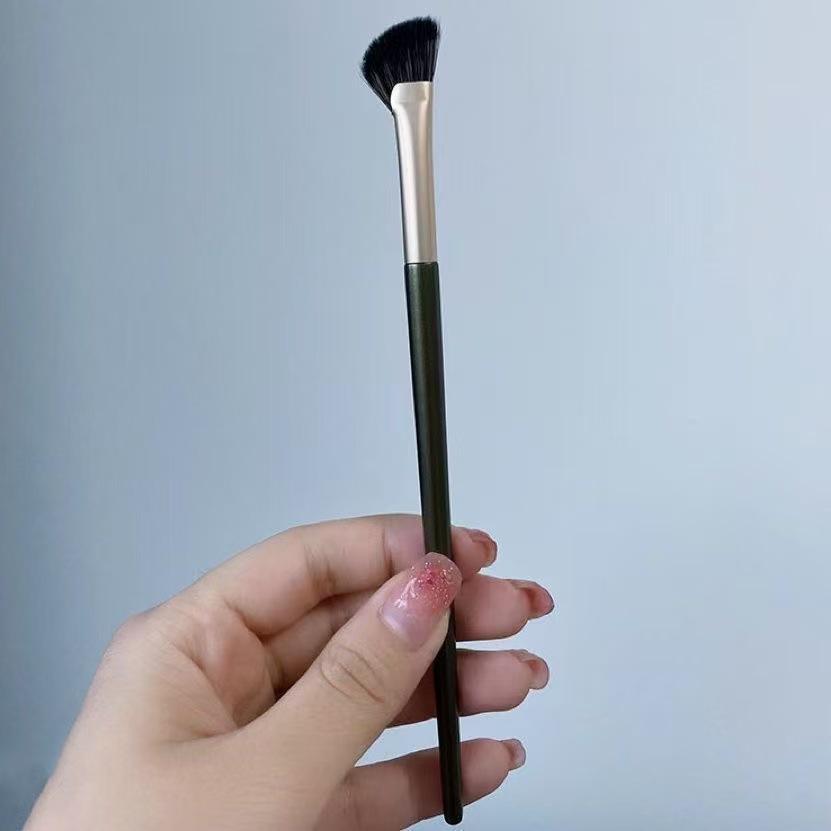 Cangzhou Angled Contour and Highlighter Blending Brush
