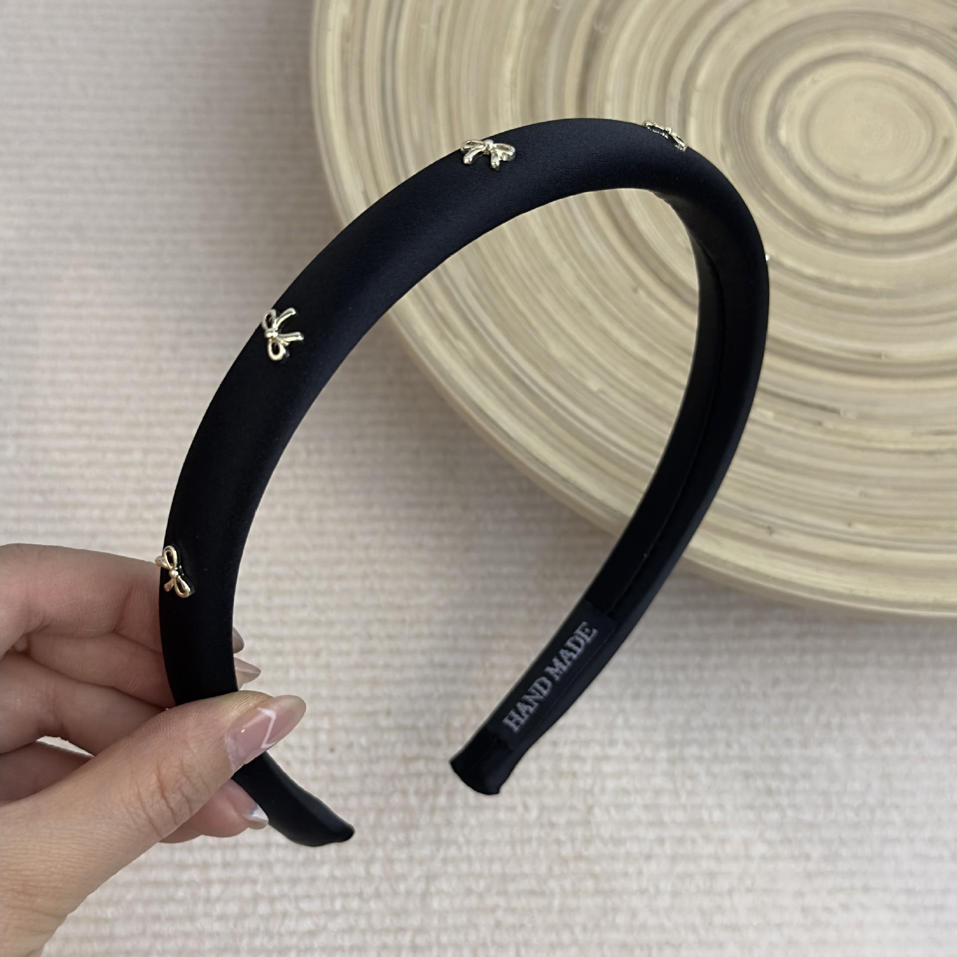 

Elegant French Bow Headband for Women - High-End, Non-Slip, Versatile Hair Accessory