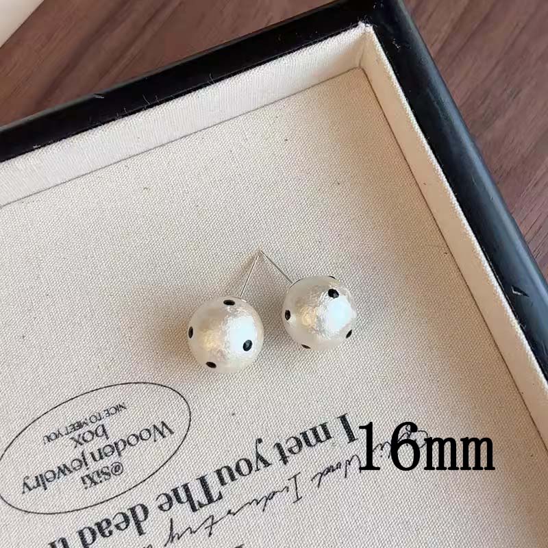 Korean Vintage Polka Dot Cotton Pearl Stud Earrings for Women Exquisite Simple Geometric Round Earring Wedding Party Jewelry