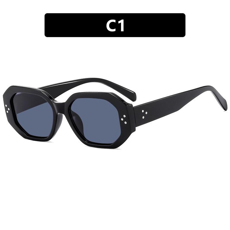 Fashion Square Sunglasses Women Fashion Brand Designer Clear Ocean Lens Shades UV400 Vintage Men Rivets Punk Sun Glasses