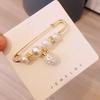 2pcs-Women New Skirt Waist Artifact Waist Pin Cute Imitation Pearl Rhinestone Brooch Anti-lighting Pin Jewelry