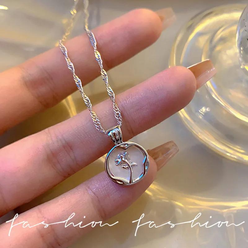 New Vintage Rose Pendant Stainless Steel Necklace for Women Irregular Round Shell Metal Clavicle Chain Party Jewelry