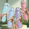 1pz Set Cartone Animato Famiglia Giraffa 750ml Plastica Colorata Borraccia Sportiva Tappo a Flip Anti-perdita con Cannuccia Adatta per Sport Ufficio Uso Domestico